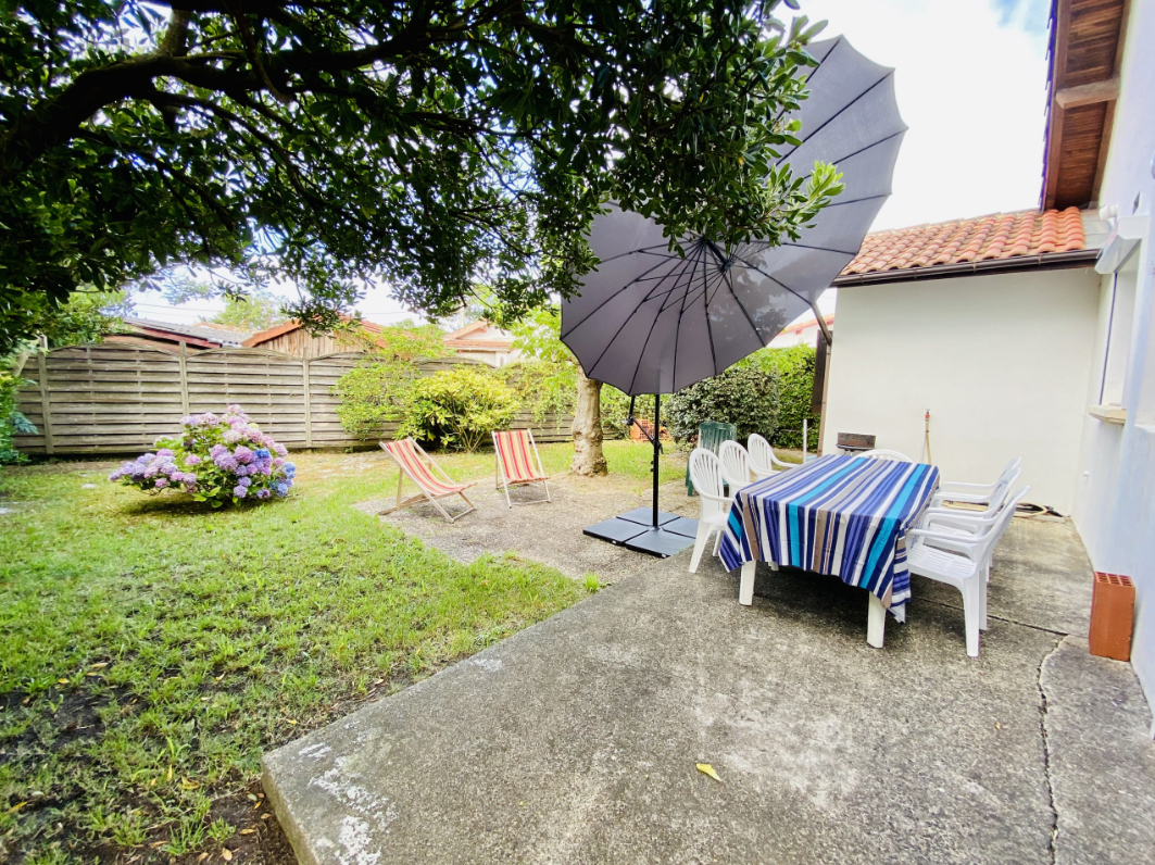 Location de vacances pour 8 personnes dans une grande villa proche de l'océan à Biscarrosse plage