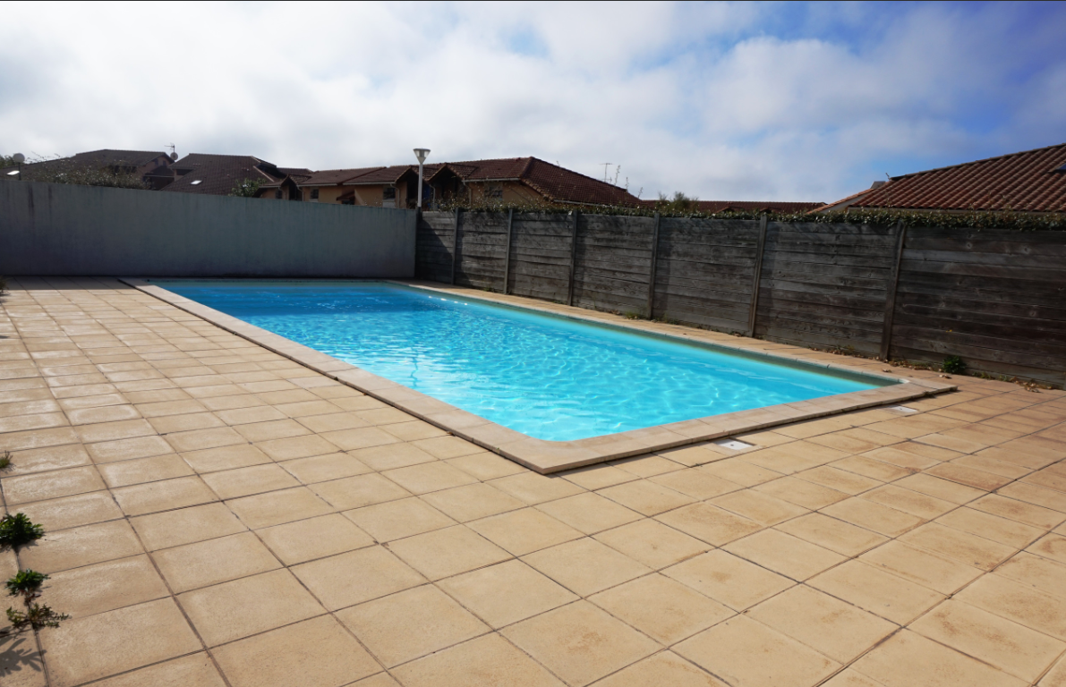 Louer un logement dans une résidence avec piscine collective à Biscarrosse plage