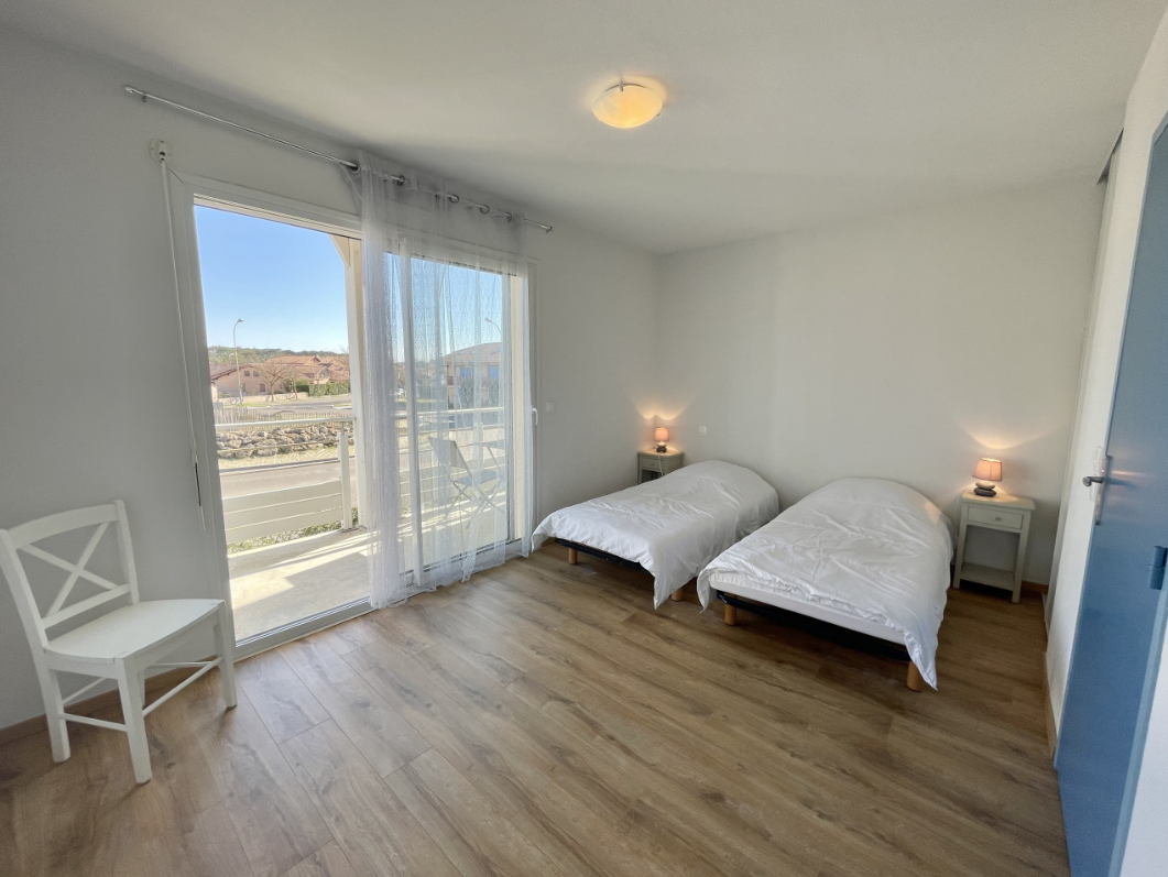 location saisonnière avec 4 chambres et jardin à Biscarrosse