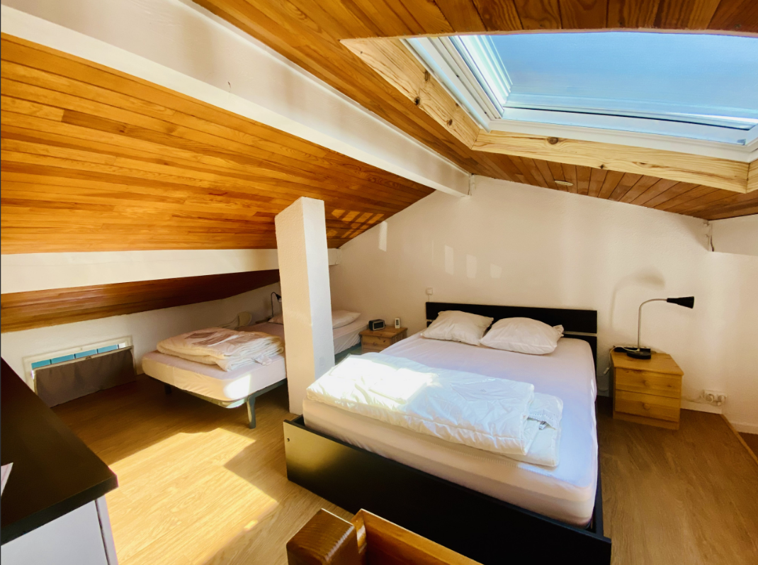 Résidence calme et bien entretenue, proche des commerces et des accès plage