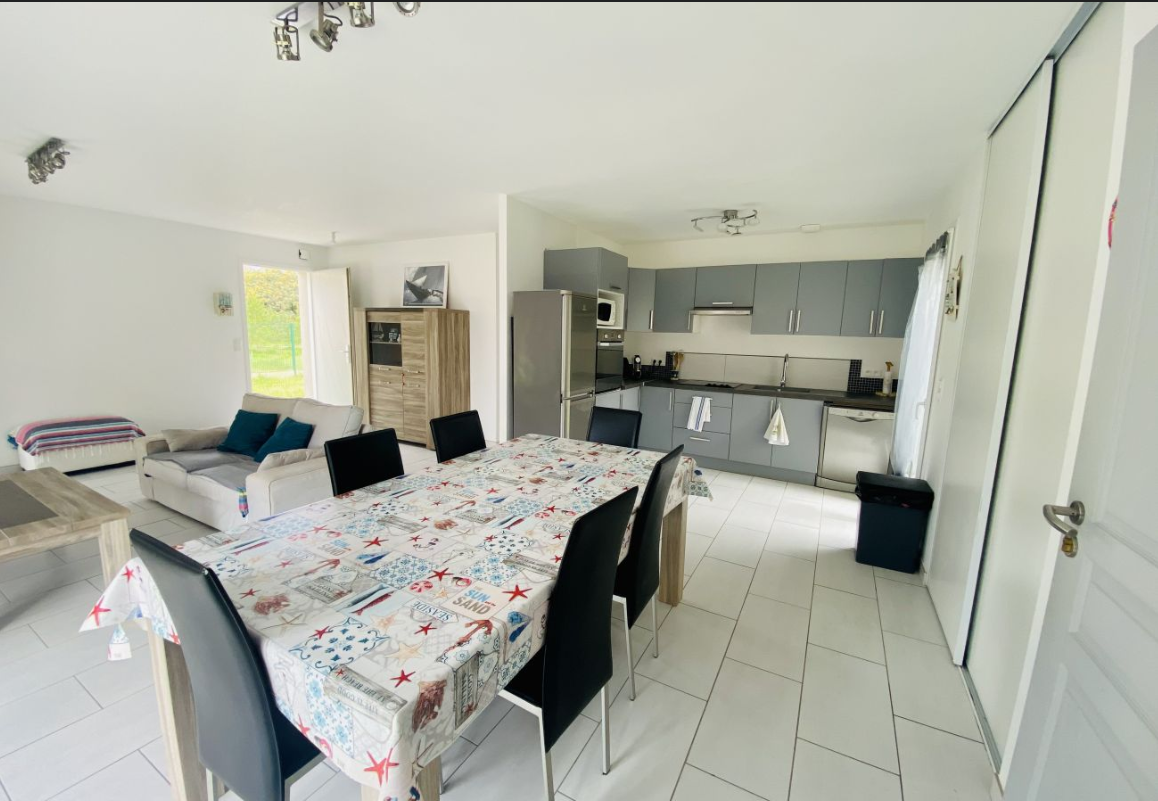 Garage sécurisé pour vélos ou équipements de plage : un vrai plus pour des vacances pratiques et bien organisées.