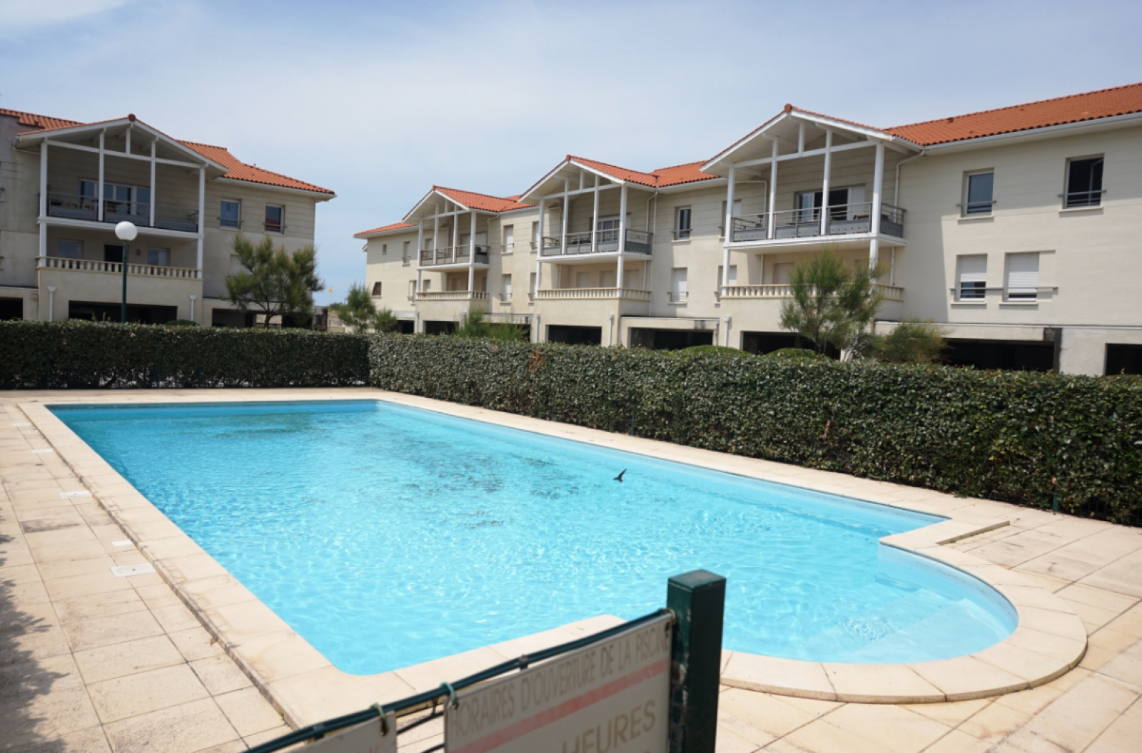 Location saisonnière pour 4 personnes avec piscine proche de l'océan à Biscarrosse