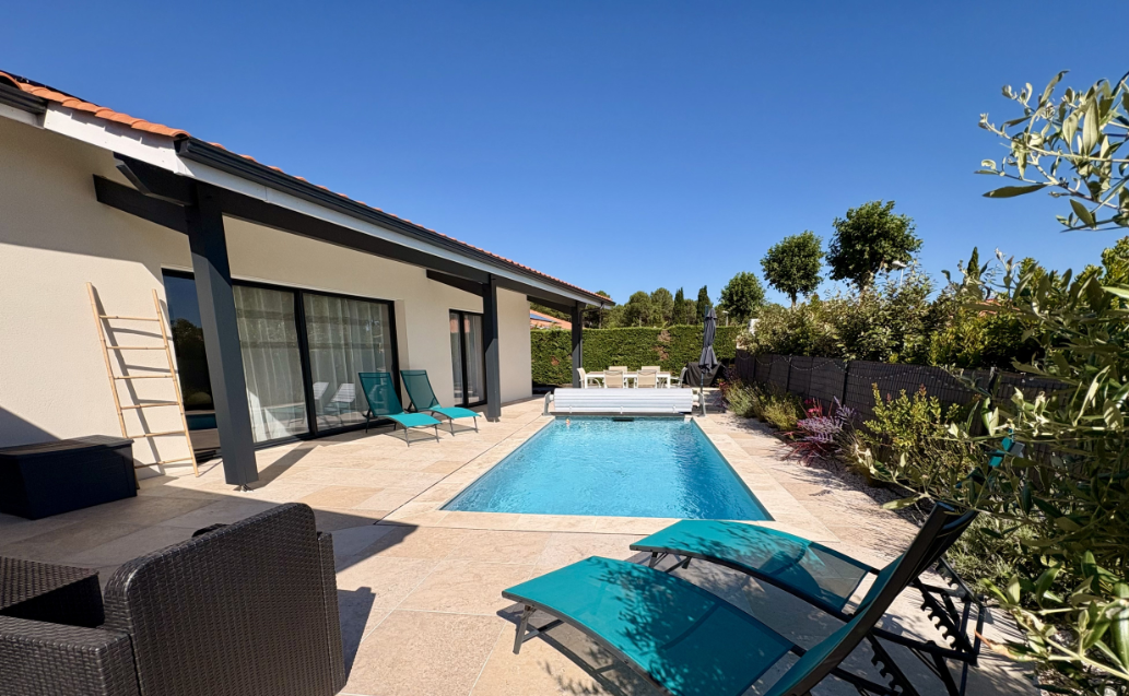 grande villa de location avec piscine dans les landes