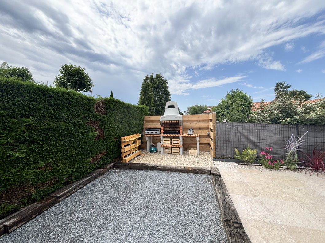 Agence immobilière qui propose des locations avec piscine à biscarrosse