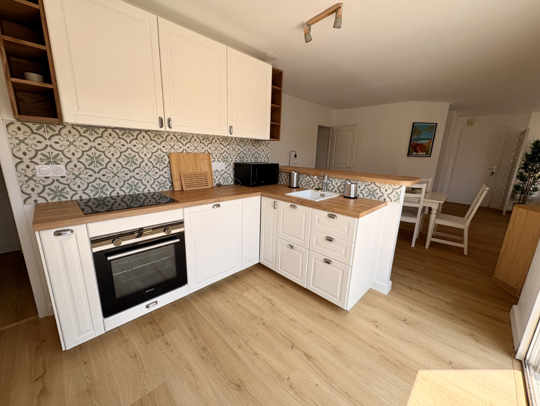 Logement à louer pour 15 jours avec trois chambres, jardin et terrasse proche de l'océan à Biscarrosse Plage