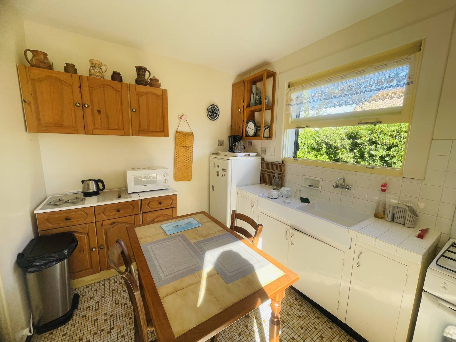 Maison de pays typique à rénover sur son joli terrain au calme