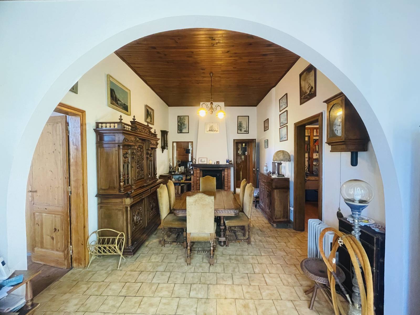 Maison à vendre avec 4 chambres et jardin, travaux de rafraîchissement à prévoir à Biscarrosse plage 