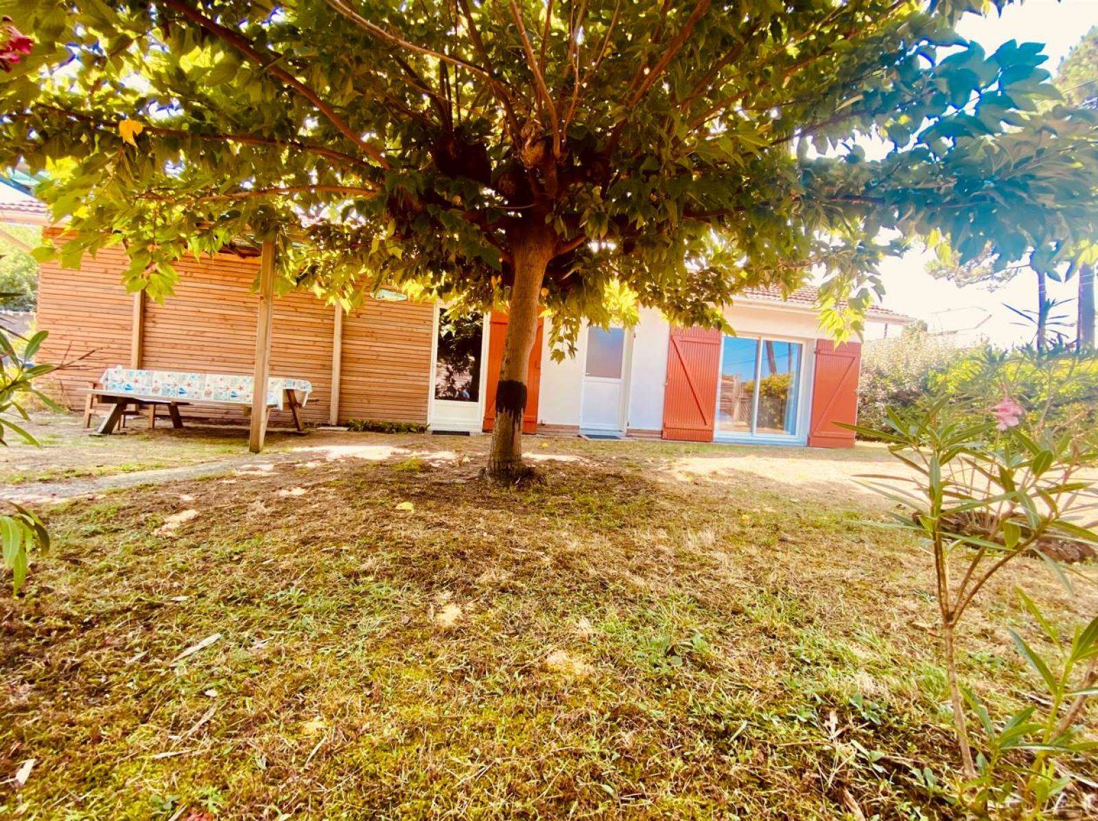 Maison à vendre avec deux chambres, sans travaux et jardin à Biscarrosse plage