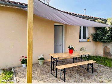 Acheter une maison avec deux chambres et un jardin proche du lac de Biscarrosse