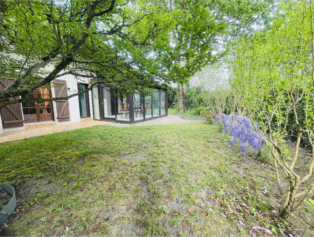 À vendre sympathique maison 3 chambres avec deux garages jardin quartier calme à Biscarrosse proche plage commerces