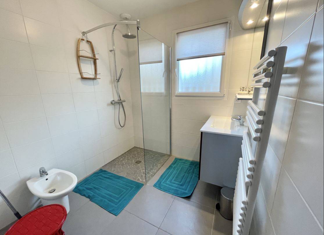 Louer une maison avec trois chambres et deux salles de bains dans les Landes pour les vacances