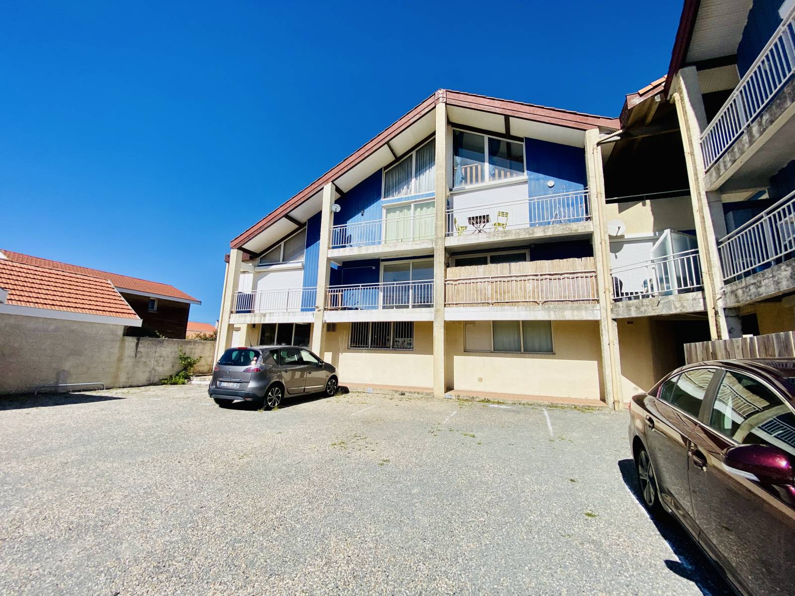 Vendu : Appartement T2 rénové  et équipé , proposé a la vente ,  avec Balcon et parking, proche plage et centre de Biscarrosse