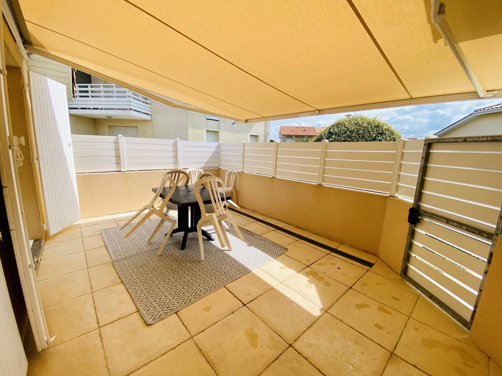 Agréable Pavillon 2 chambres dans une résidence avec piscine à Biscarrosse Plage