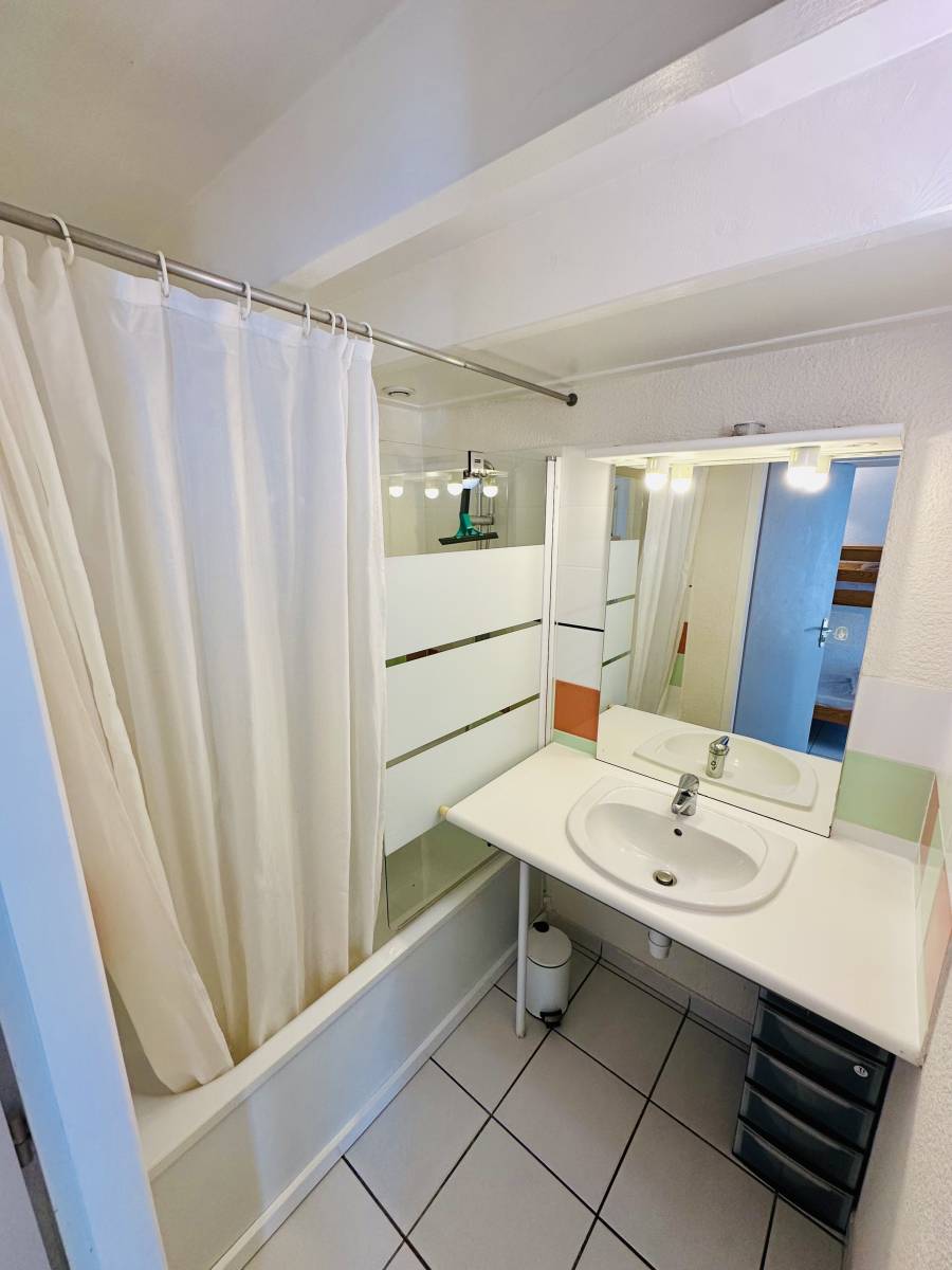 Agréable Pavillon 2 chambres dans une résidence avec piscine à Biscarrosse Plage