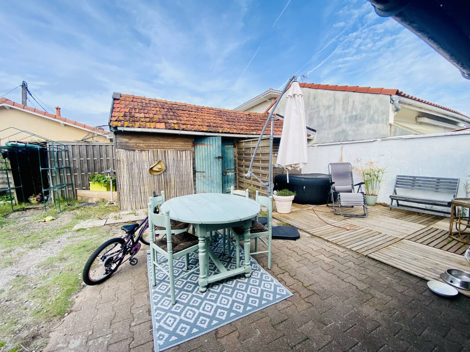 Maison à acheter avec deux chambres et jardin dans les Landes