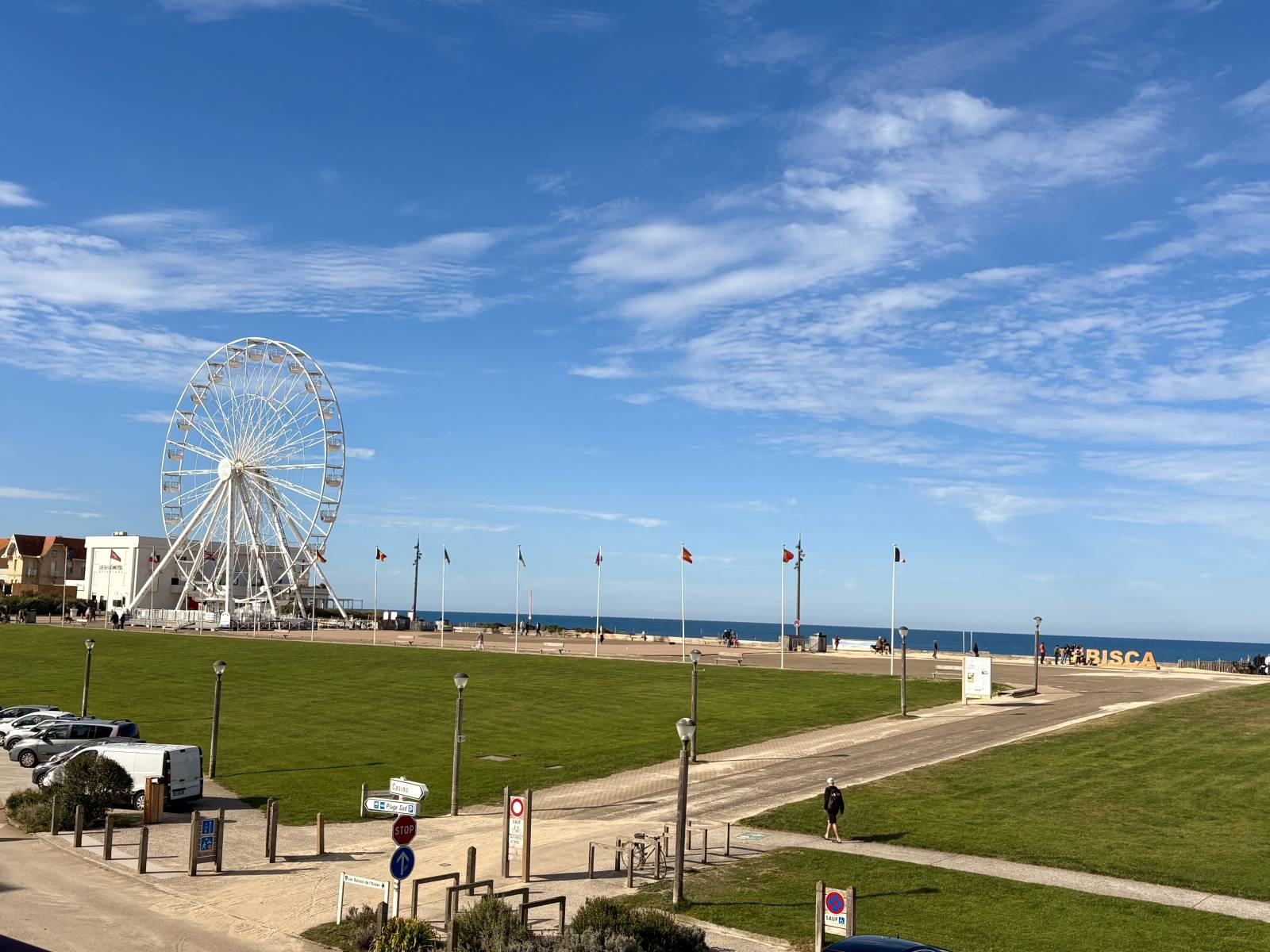 Appartement T2 cabine vue océan à vendre à Biscarrosse Plage avec terrasse, parking couvert, cuisine équipée
