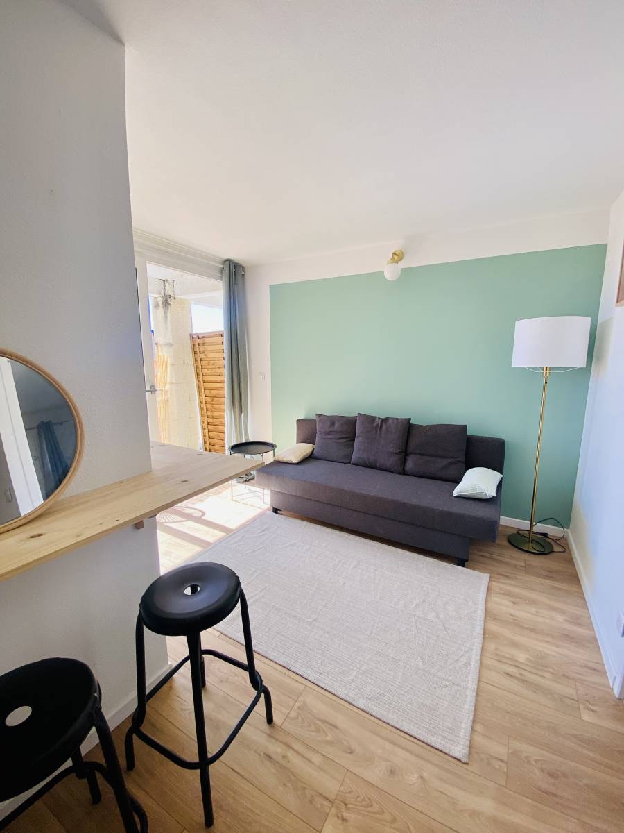 Vendu : Appartement T2 rénové  et équipé , proposé a la vente ,  avec Balcon et parking, proche plage et centre de Biscarrosse