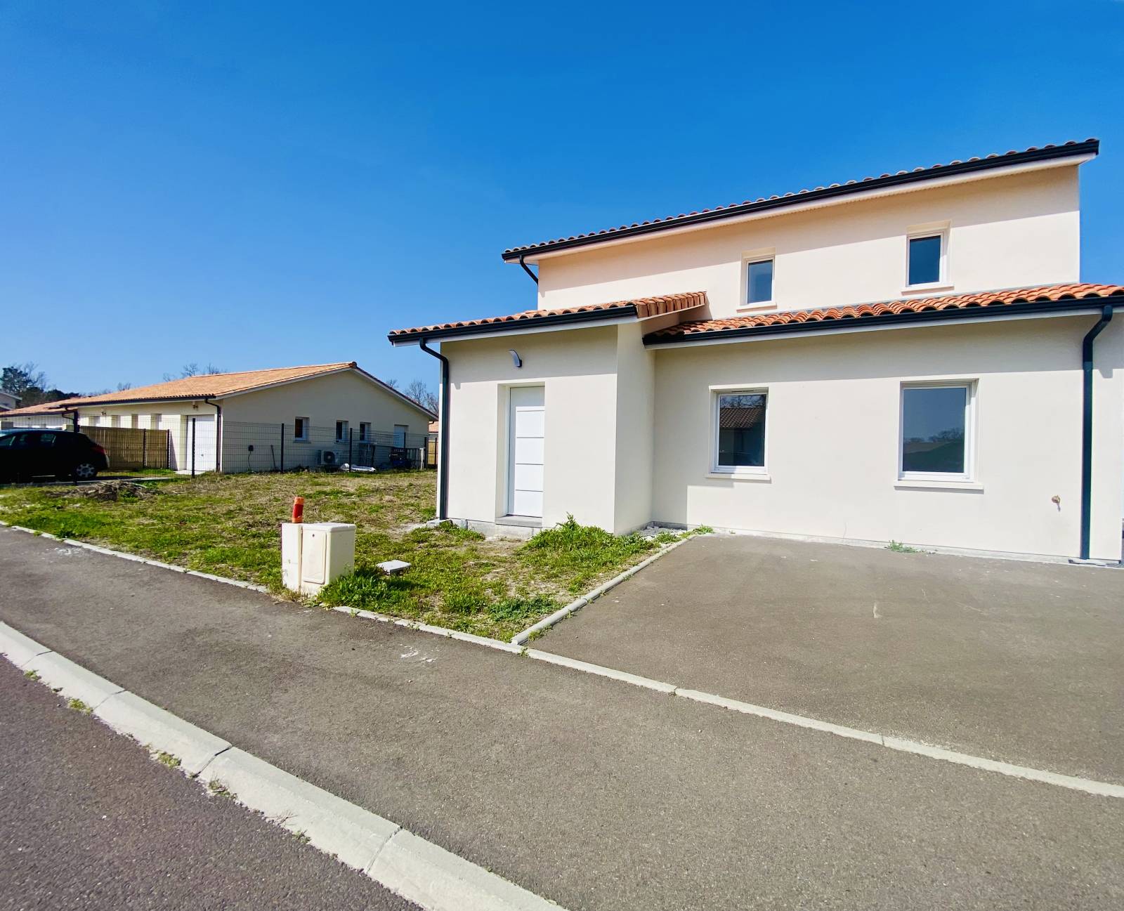 Vendu : Jolie Villa contemporaine 4 chambres + 1 Bureau à Parentis en Born