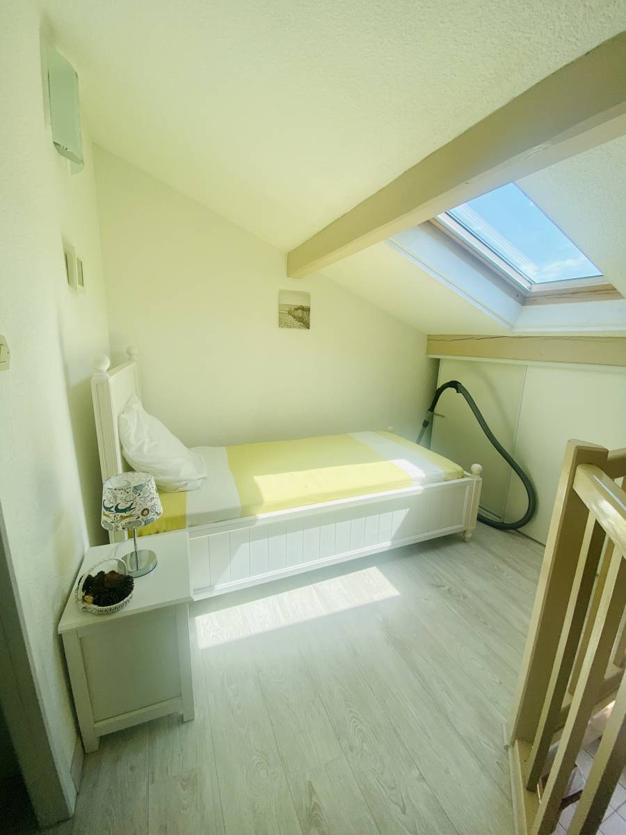 Vendu : Sympathique Pavillon avec 2 Chambres + Mezzanine