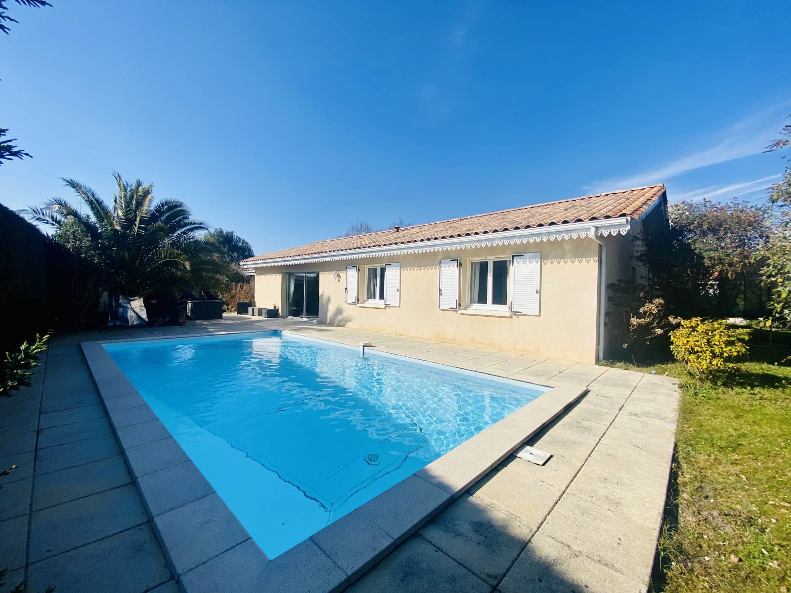 Vendu : Jolie Villa avec piscine 4 chambres + Bureau à Biscarrosse Bourg