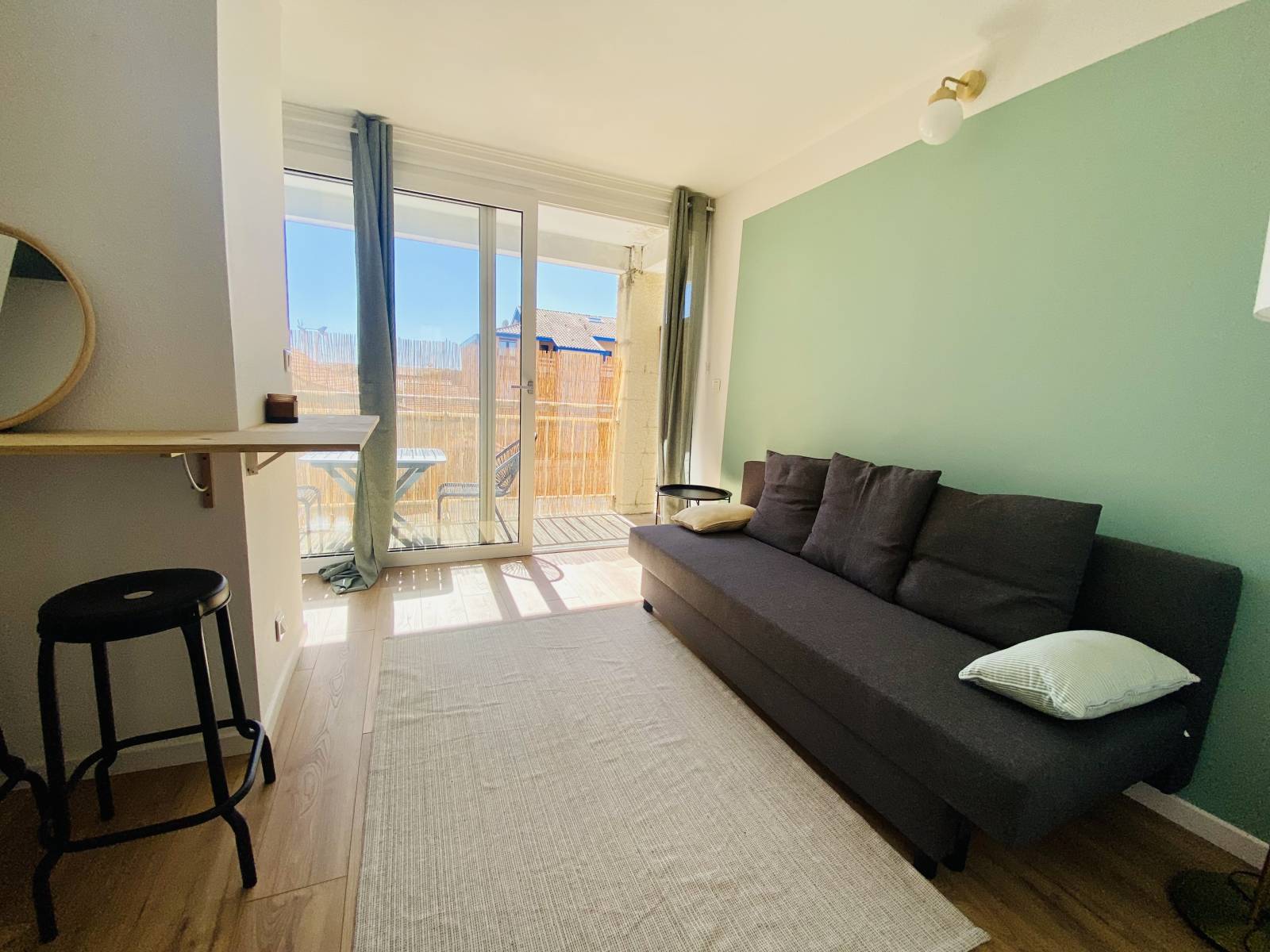 Vendu : Appartement T2 rénové  et équipé , proposé a la vente ,  avec Balcon et parking, proche plage et centre de Biscarrosse