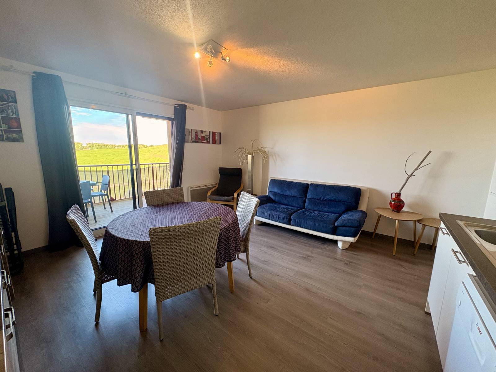 Appartement T2 cabine vue océan à vendre à Biscarrosse Plage avec terrasse, parking couvert, cuisine équipée