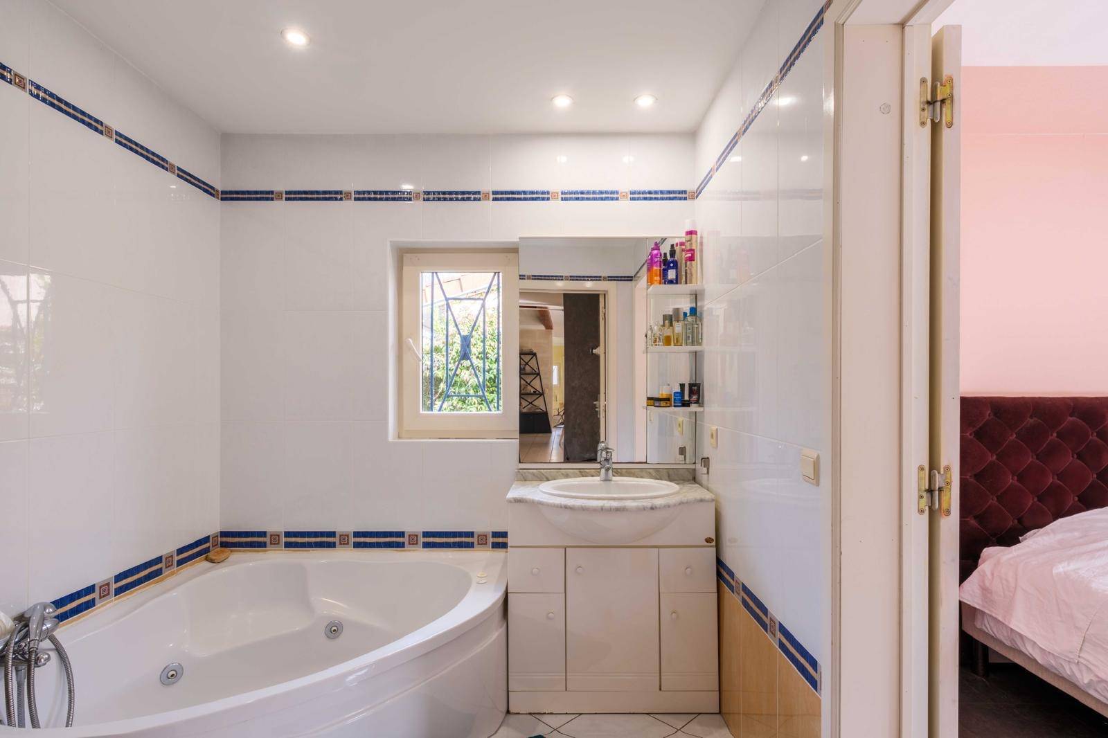 Agréable villa familiale de 4 chambres avec piscine dans une impasse à Biscarrosse Bourg