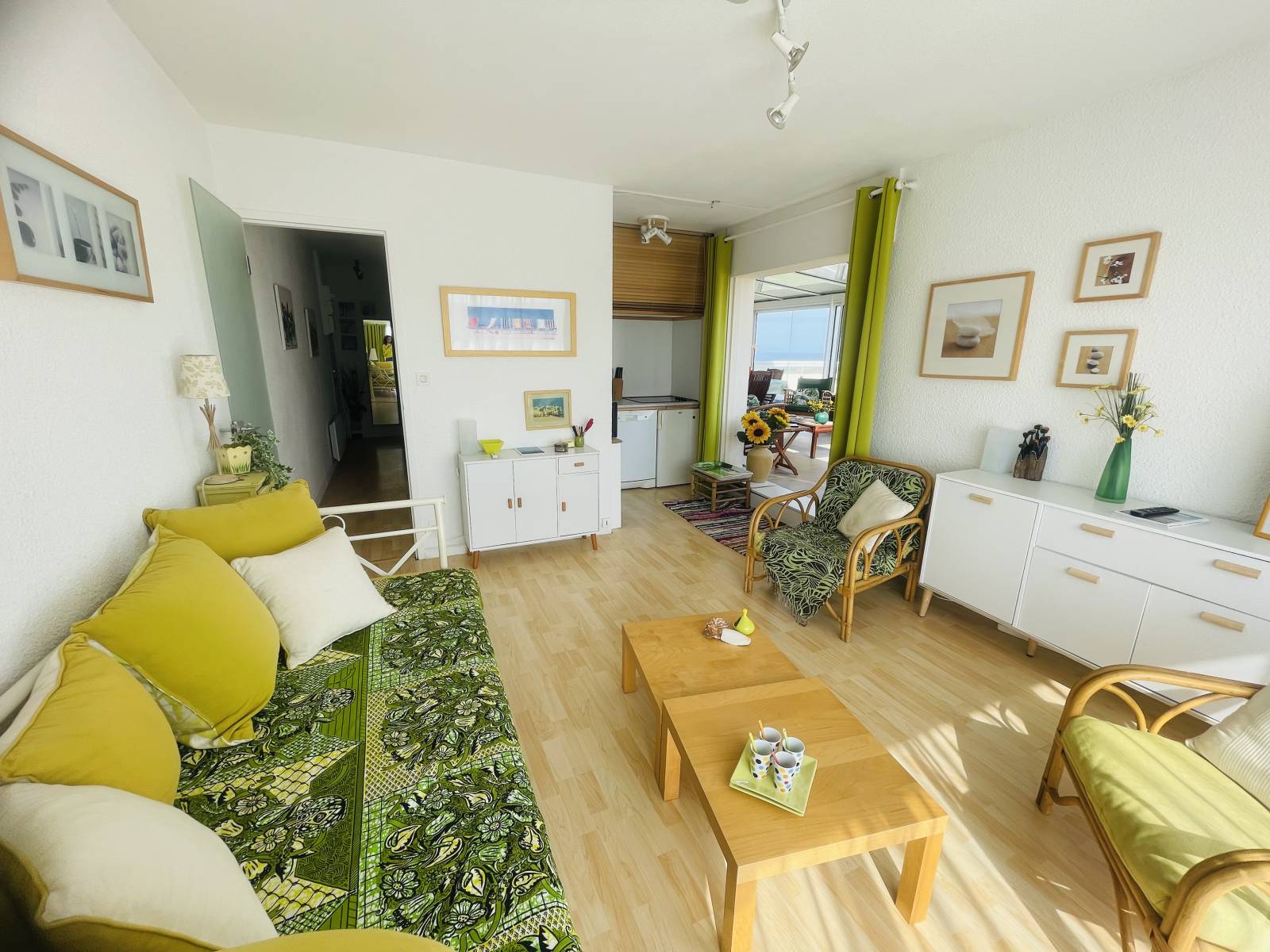 Bel appartement offrant une vue panoramique sur l'Océan