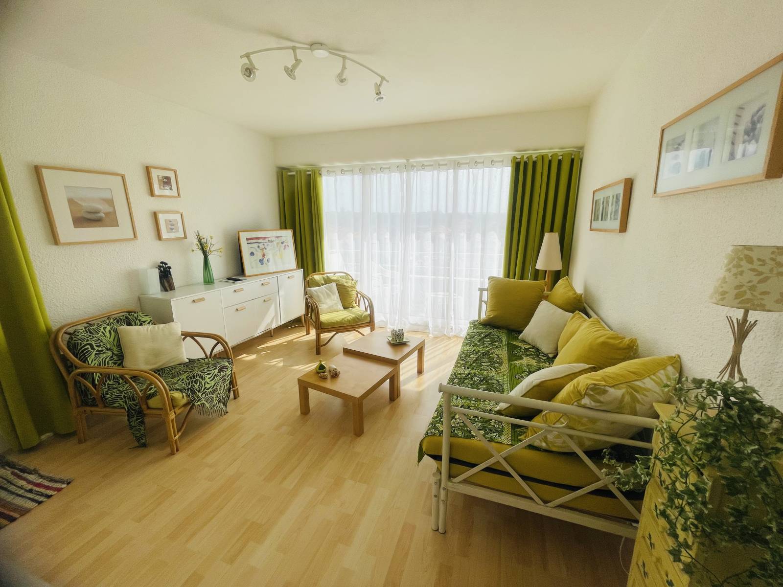 Bel appartement offrant une vue panoramique sur l'Océan