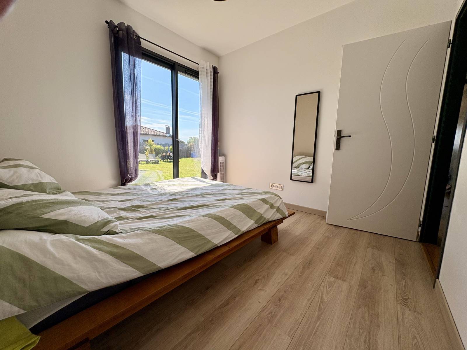 Agréable Maison Ossature Bois avec 3 Chambres à Parentis en Born