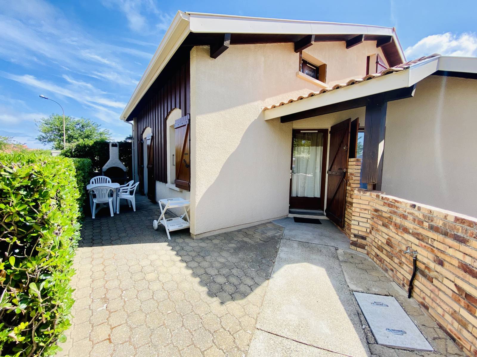 Location de vacances pour 4 personnes avec parking privatif à Biscarrosse Plage