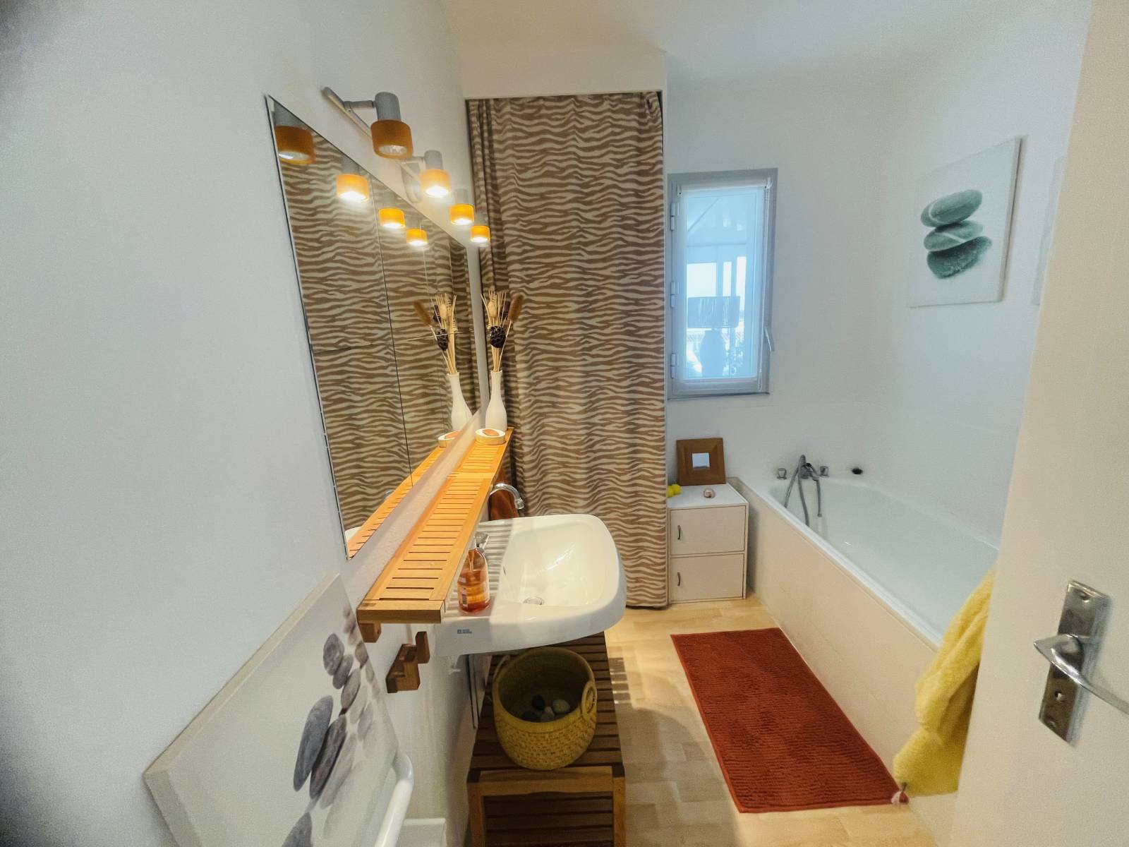 Bel appartement offrant une vue panoramique sur l'Océan