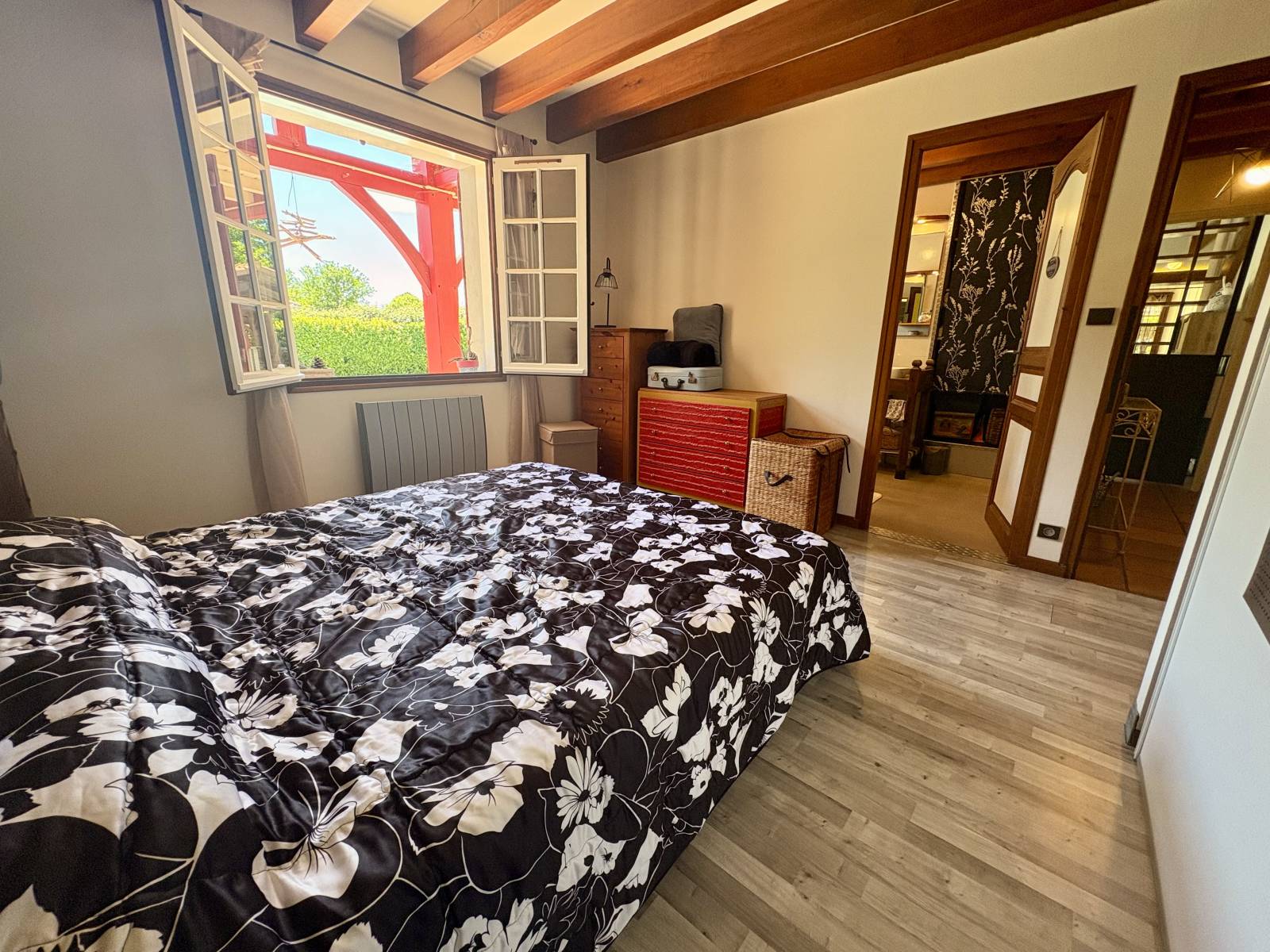Agréable Landaise Familiale avec piscine sur son joli terrain arboré de 2650m²