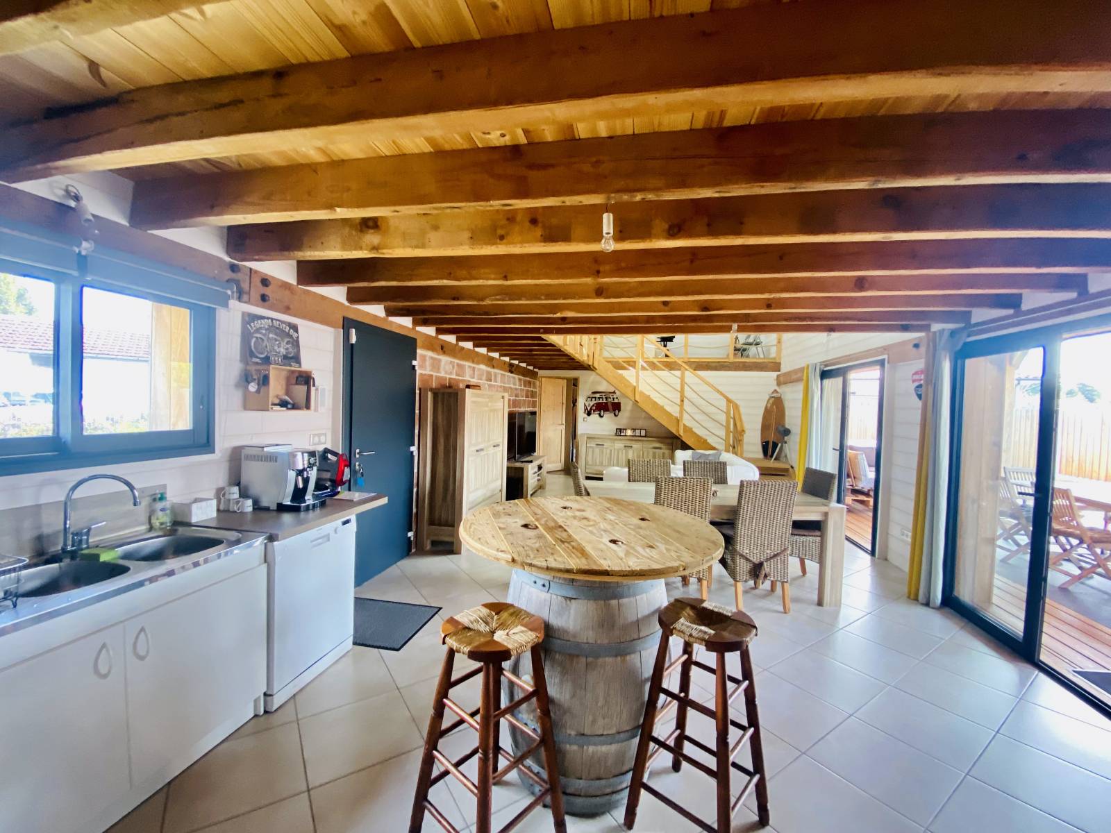 Vendu : Acheter une grange rénovée avec 4 chambres et piscine en centre-ville de Biscarrosse