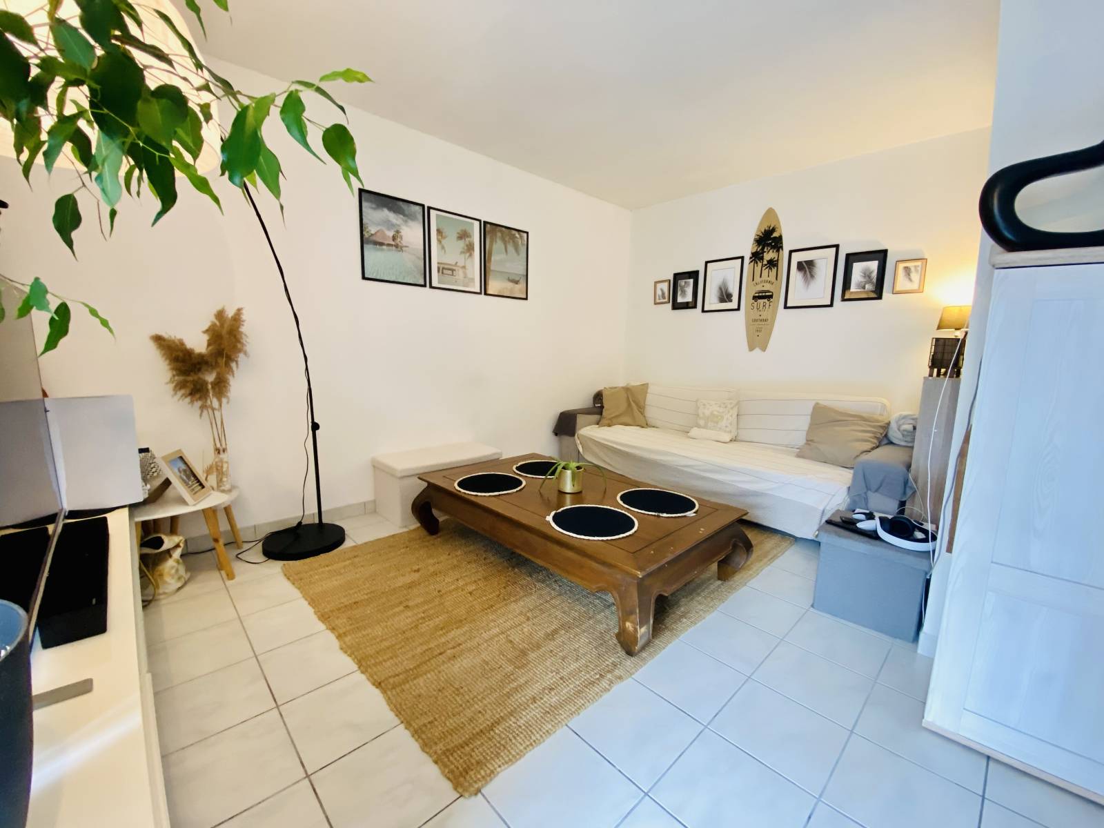 A vendre , agréable maison de type T2 avec terrasse dans résidence privée au centre du Bourg de Biscarrosse