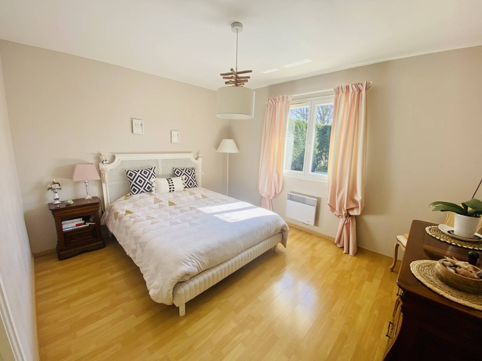 Vendu : Jolie Villa avec piscine 4 chambres + Bureau à Biscarrosse Bourg