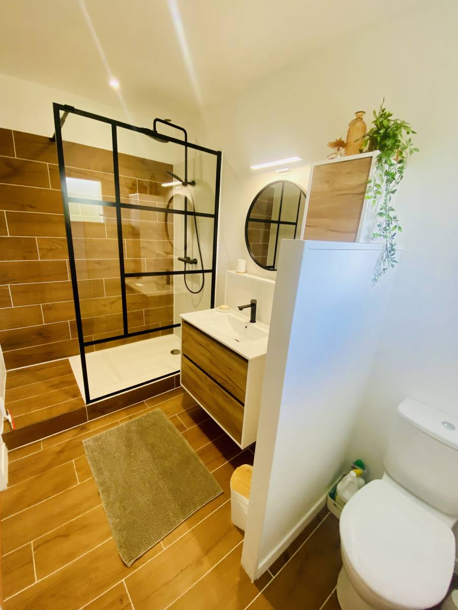 acheter une maison avec une belle salle de bain à Biscarrosse