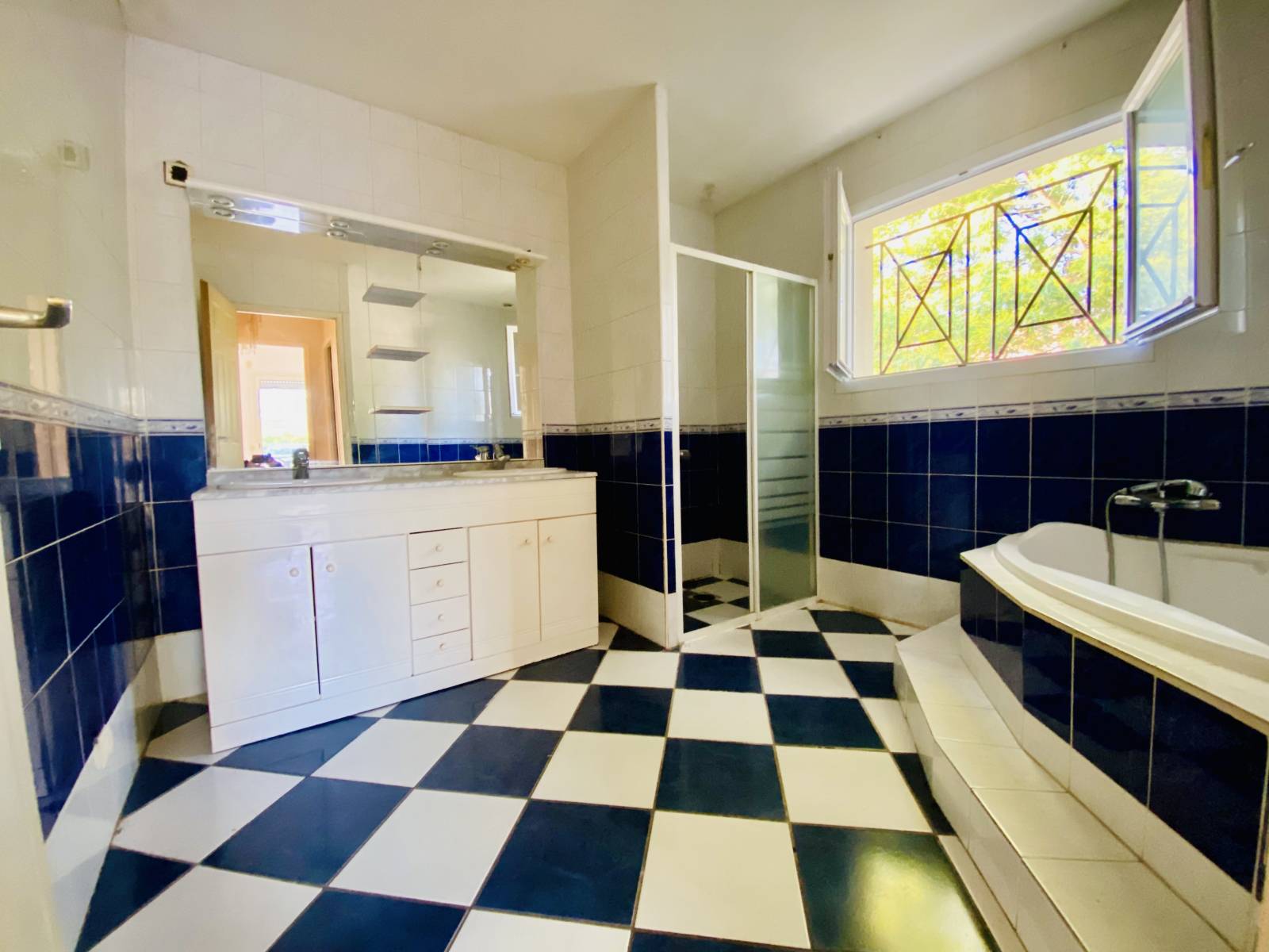 Sympathique Maison Familiale 6 chambres à rénover dans secteur calme