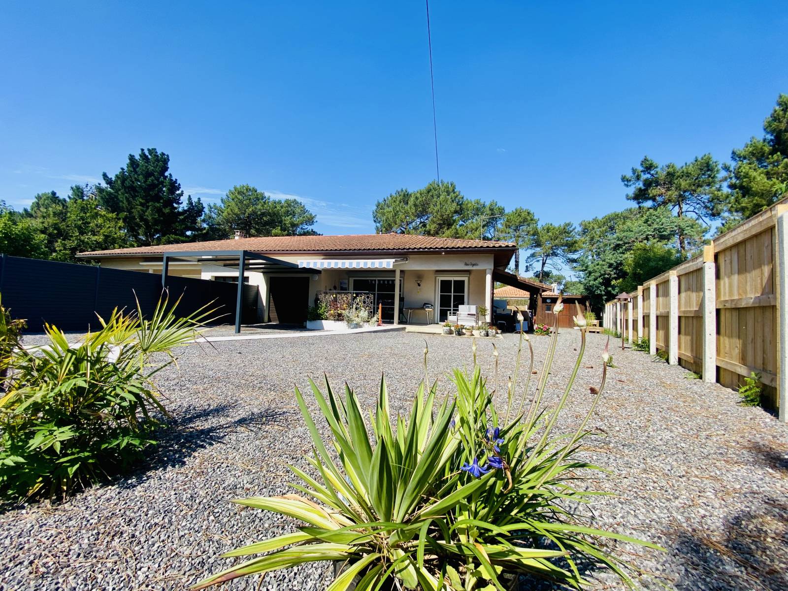 Agréable Maison Mitoyenne 3 Chambres avec Dépendance au calme à Biscarrosse Plage