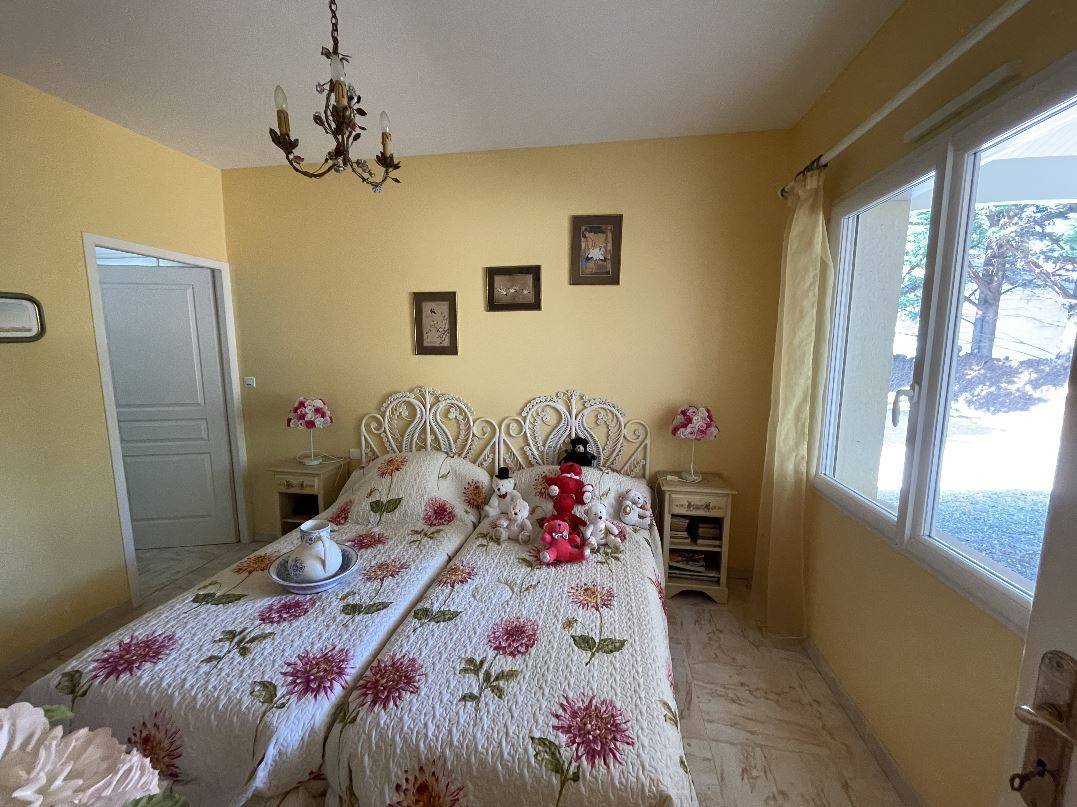 Biscarrosse Bourg , cherche une villa avec très grand terrain boisé