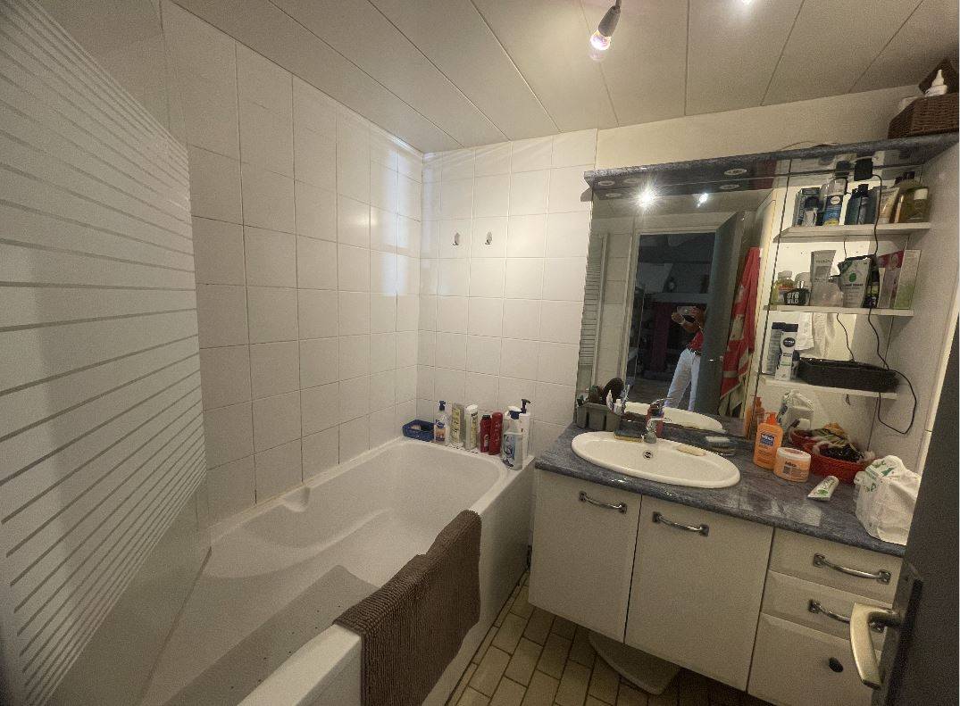 Maison de pays de plain pied à vendre avec 3 chambres sur un grand terrain à Biscarrosse Bourg