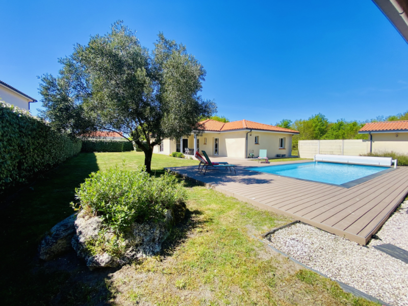 Villa avec 4 chambres et piscine à louer proche du lac de BIscarrosse
