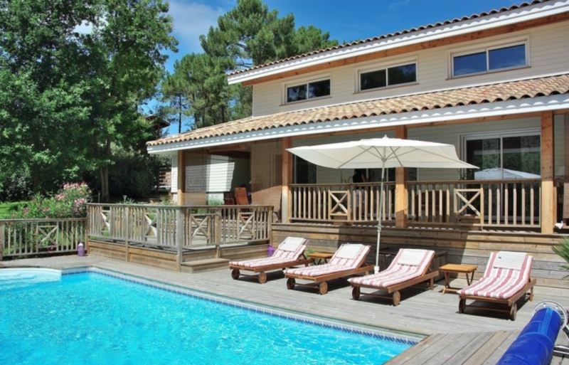 Louer une ville avec trois chambres, jardin et piscine dans les Landes