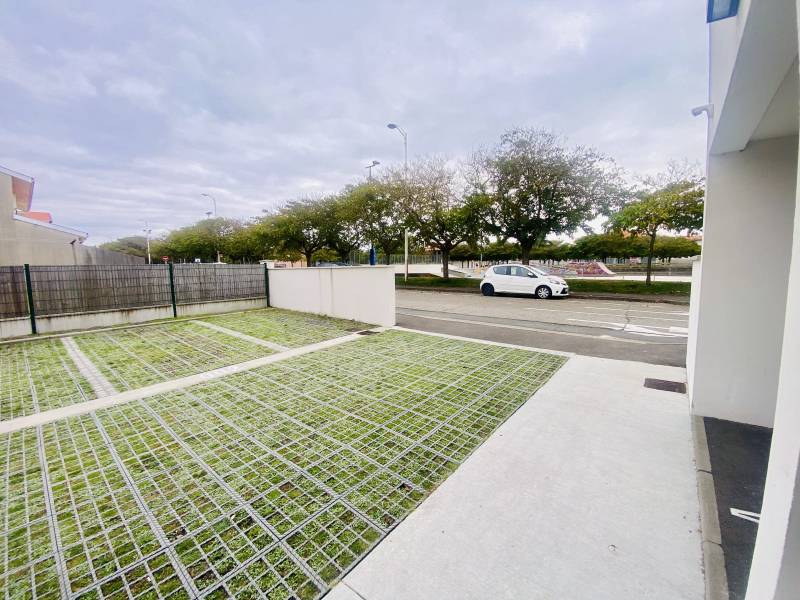 Parking couvert à vendre au centre-ville de Biscarrosse Plage