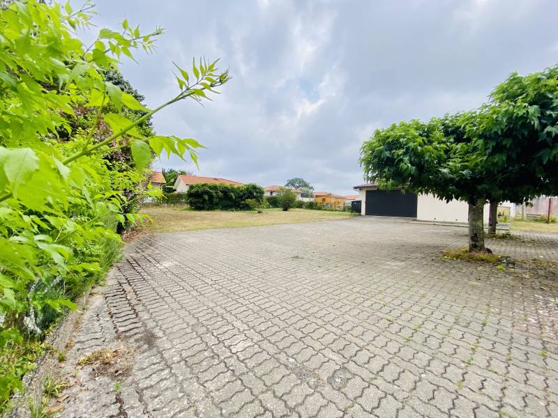 Vendu : Joli terrain à bâtir en centre-ville de Biscarrosse libre de constructeur