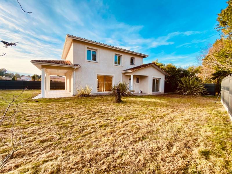 Sympathique Maison Familiale 6 chambres à rénover dans secteur calme