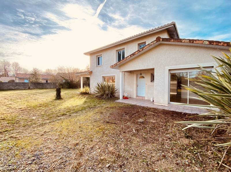 Sympathique Maison Familiale 6 chambres à rénover dans secteur calme