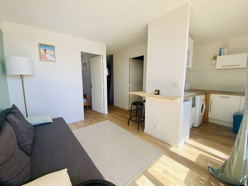 Vendu : Appartement T2 rénové  et équipé , proposé a la vente ,  avec Balcon et parking, proche plage et centre de Biscarrosse