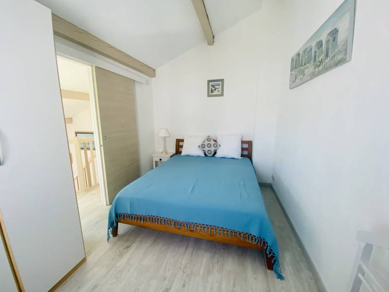 Vendu : Sympathique Pavillon avec 2 Chambres + Mezzanine