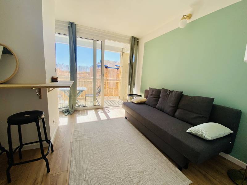 Vendu : Appartement T2 rénové  et équipé , proposé a la vente ,  avec Balcon et parking, proche plage et centre de Biscarrosse